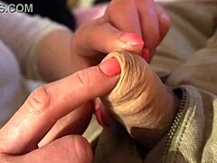 Förhud retas med slapp kuk i hårt spel