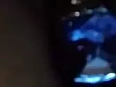 Miksi Yukie sormittaa pilluaan kahdella sormella?