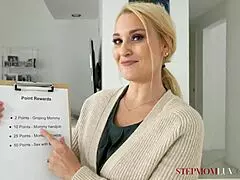 Ibu Tiri Blonde Panas Julia Robbie Kongkek Anak Tiri Alex Jett