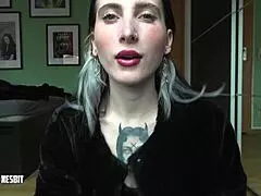 I'm your horny stepmom fantasy with dirty talk 💋