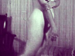 Ωχ, δεν αντέχω αυτές τις vintage taboo οικογενειακές εξομολογήσεις... Dark Lantern με κέρδισε στο retro erotica!