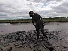 Behind the scenes fuck-ups with naked milf brunette fucking 😏 part 1