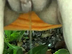 lol, keys pees outside with that nude vibe! 😂