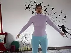 Milf Teaches Babe About Shaved Pussy