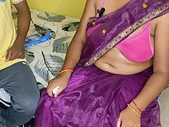 스텝 마더가 패딩 후 하드 섹스 요구해