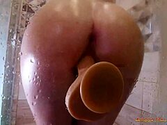 Έι, κοίτα αυτό το σεξι κορίτσι να αυτοϊκανοποιείται στην κάμερα! 😍