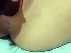 gostosa rabuda masturbates with dildo, cums hard in solo vagina play