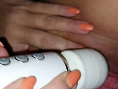 मैं रोज डिल्डो से खेलती हूं, चूत को उंगली करती हूं, और ऐनल मजा करती हूं। शुद्ध मिल्फ एक्सटेसी नेचुरल टिट्स और वाइल्ड हैंडजॉब्स के साथ!