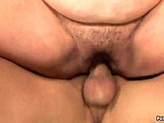 Berättelse om mormor som blir vild med ung 18+ tysk stud