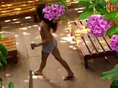 Nos Labirintos da Lejardin, Lady Milf Joins Fan Orgy with Erotika XXX Crew