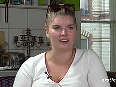 Hei, Natascha finger våt fitte så deilig 😍