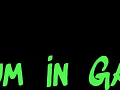 Csontváz hentai: nyilvános maszturbálás edzőteremben