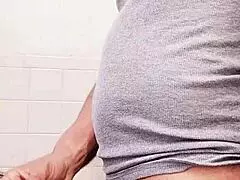 I saw my stepmom naked alone!