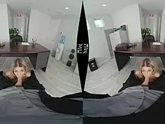 ミルフが「記念日をオフィスで祝おうか？」と言ってランジェリーで脱ぐ