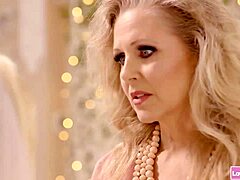 Milf liza pastorkino špranjo pred poročnim dnem