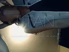 Kåt MILF taper veddet og betaler med anal knull