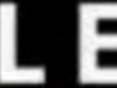 Mamma leder 3D futanari familj-threesome med djupstrup-action