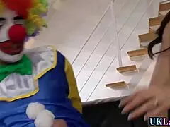 British MILF in clown cosplay gives blowjob and cumshot 😈