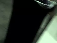 חשפתי זין במכבסה לאישה בוגרת והיא הופתעה