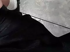 flashing at laundry mat to a mature lady she looks surprised