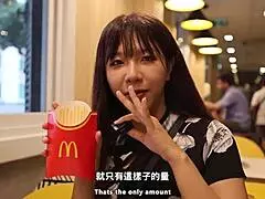 Taiwanese girlfriend explores Hanoi with steamy hidden surprises