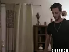 Priateľka presvedčí neochotnú macochu aby sa pridala - sarah vandella