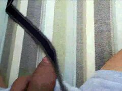 วาย มิลฟ์นี่โดนล่อและรูดนอกบ้านในคลิปบ้านเองสุดร้อนแรง เสียวมาก!