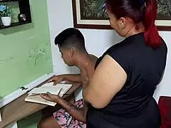 Profesör Özel Derste Sikimi Derin Boğaz Yetenekleriyle Emiyor