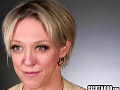 beautiful milf dee williams with big tits plays solo