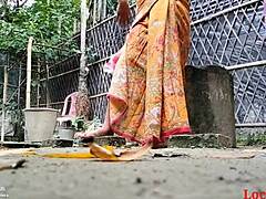 इंडियन एक्सएक्सएक्स वाइफ को रैंच पर हार्डकोर आउटडोर फकिंग मिलती है लोकलसेक्स31 द्वारा