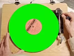 mi madrastra y yo solos en casa, ella me chupa la verga.