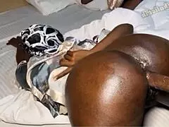 sugar mummy pays rent with bbw pussy