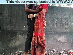 ว้าว! เมียหมู่บ้านโดนเย็ดในป่าจาก Localsex31 คลิปนอกบ้านอย่างเป็นทางการ!