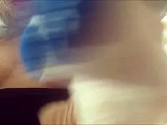 Italijanske milf noge dražijo in zadovoljijo v najlonskih nogavicah