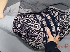 Kör üvey anne üvey oğlunun dar amını siktiğini fark etmiyor, içine boşalıyor