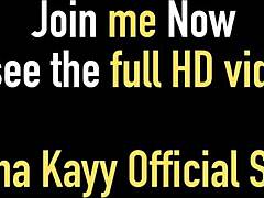 निना काय को लेस्बियन मिस राक्वेल लिंगरी में ज़ोर से चोदती है।