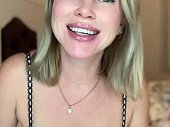 Uskallatko venäläisen blondin alusvaatteisessa kullinarvosteluun venäläinen kullinarvostelu