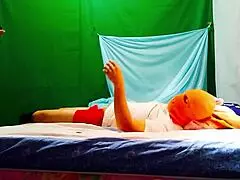 i sent homemade porn to the teacher, the skinny lady dances in bed to seduce him, but her classmate is slowly fucking her instead.