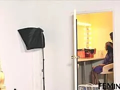 In Feminge 4k, an ebony lesbian enjoys her fun time.