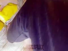 Relaxing beach massage with a blonde Latina that cures and excites.