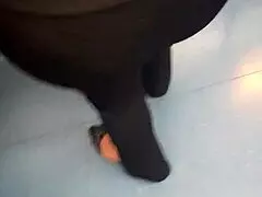 i'm a milf with green eyes and a tasty ass