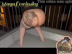 Twerkaholic vid smash, can this ebony babe handle solo action?