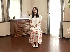 第一次妻子纪录片与性感迈尔斯·米特克