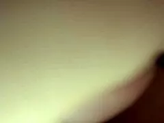 愛妻yukieの乳首を吸引してみる。２