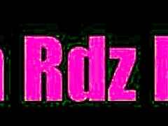 Azijska MILF doji i radi handjob do cumshota sa sisanjem velikih bradavica i igrom sa mlekom. Japanska MILF daje hardcore akciju.