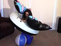 ALEXIS RAIN GRINDING TILL ORGASM WITH BODYBUILDER!!