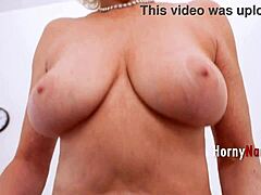 Madrasta oferece seu corpo por conselho safado em POV