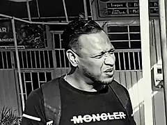 I meet a latina on the way to university