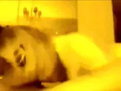 Neverná zrelá s veľkým zadkom hľadá péro kým muž maká