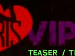 Sono andato in piazza pubblica con il mio cuckold, e due macchine ci hanno seguito per un gioco dogging sporco. A Cristina Almeida è piaciuto un casino!